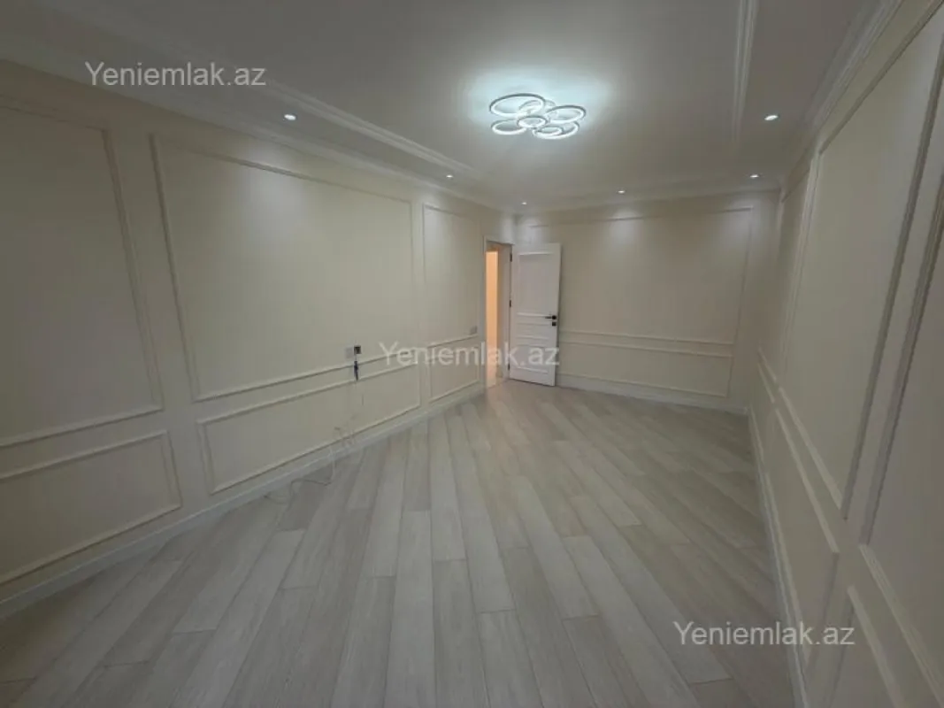 Satılır 4 otaqlı köhnə tikili 110 m²
