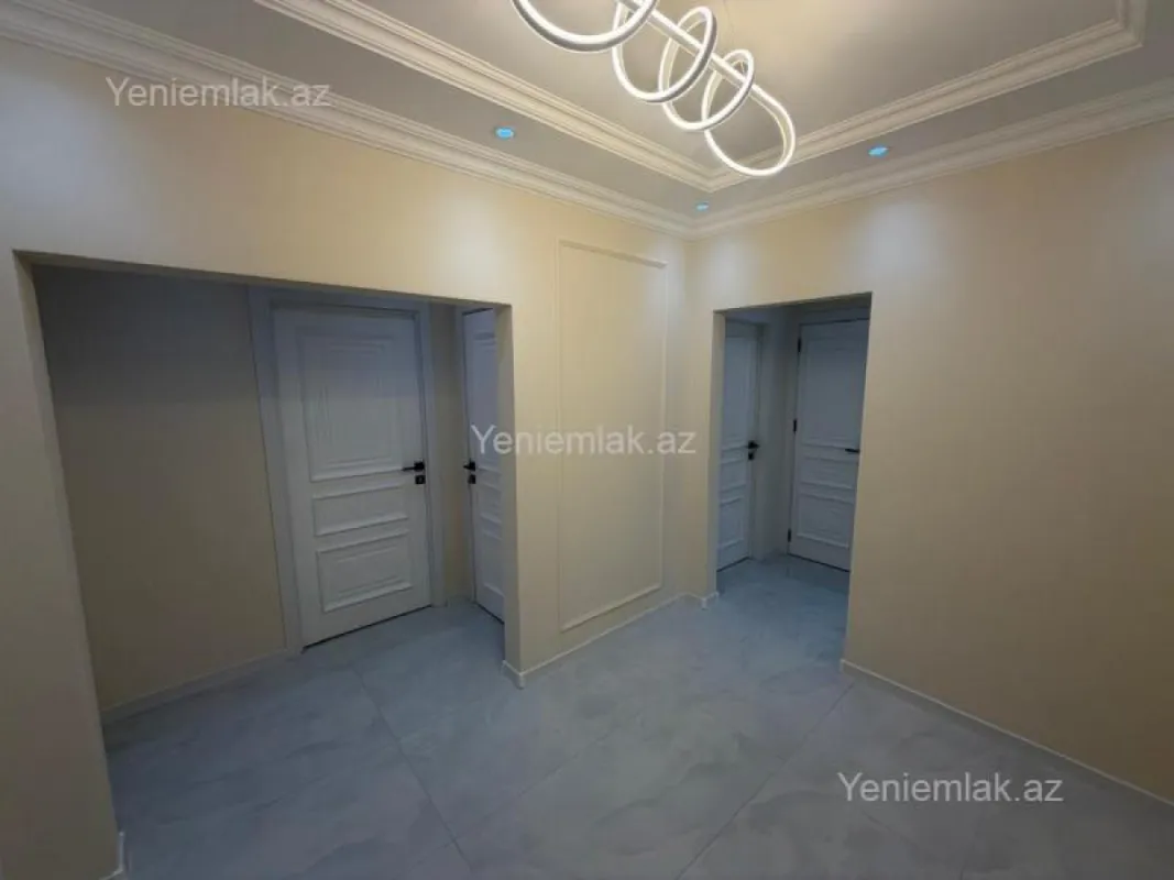 Satılır 4 otaqlı köhnə tikili 110 m²