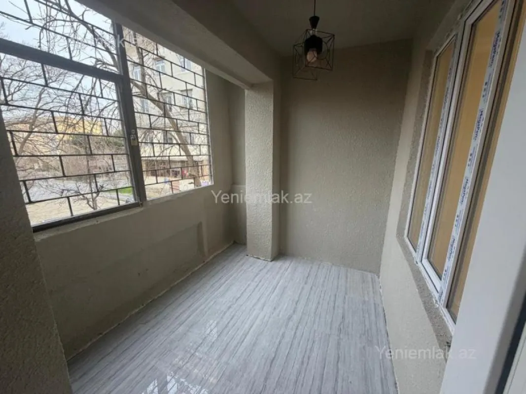 Satılır 4 otaqlı köhnə tikili 110 m²
