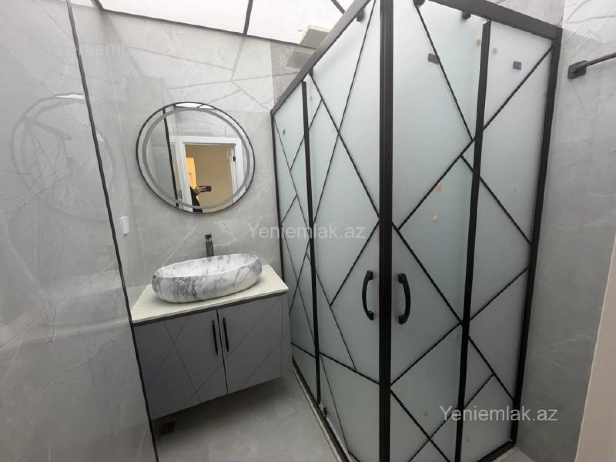 Satılır 4 otaqlı köhnə tikili 110 m²