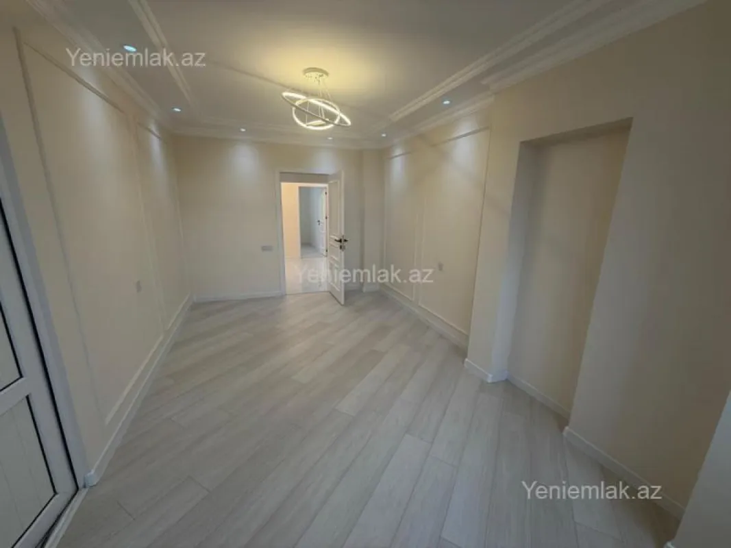 Satılır 4 otaqlı köhnə tikili 110 m²