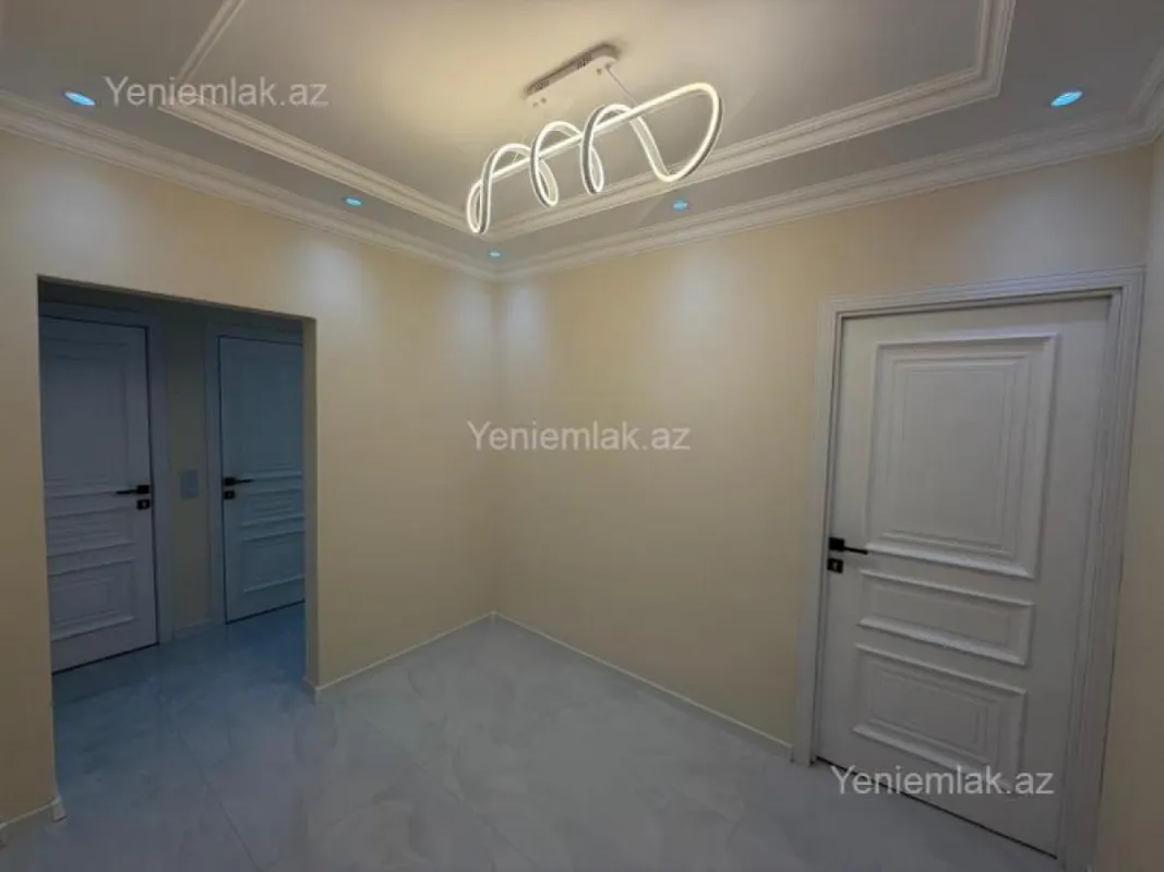 Satılır 4 otaqlı köhnə tikili 110 m²