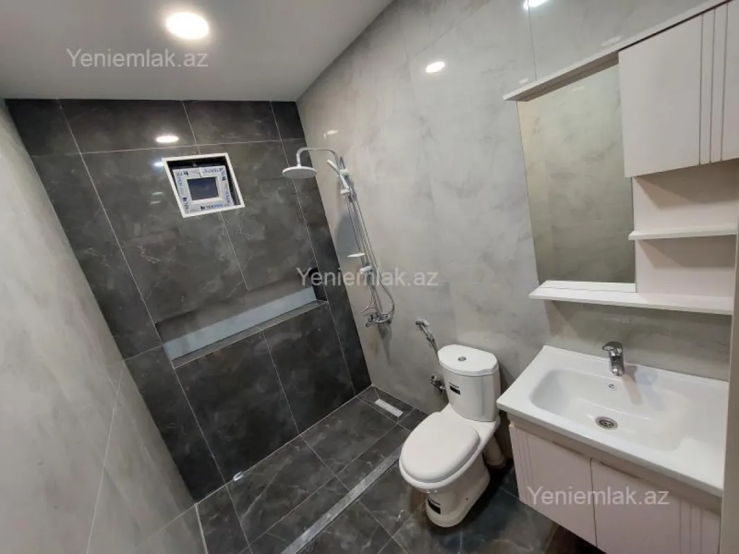 Satılır 4 otaqlı həyət evi 145 m²