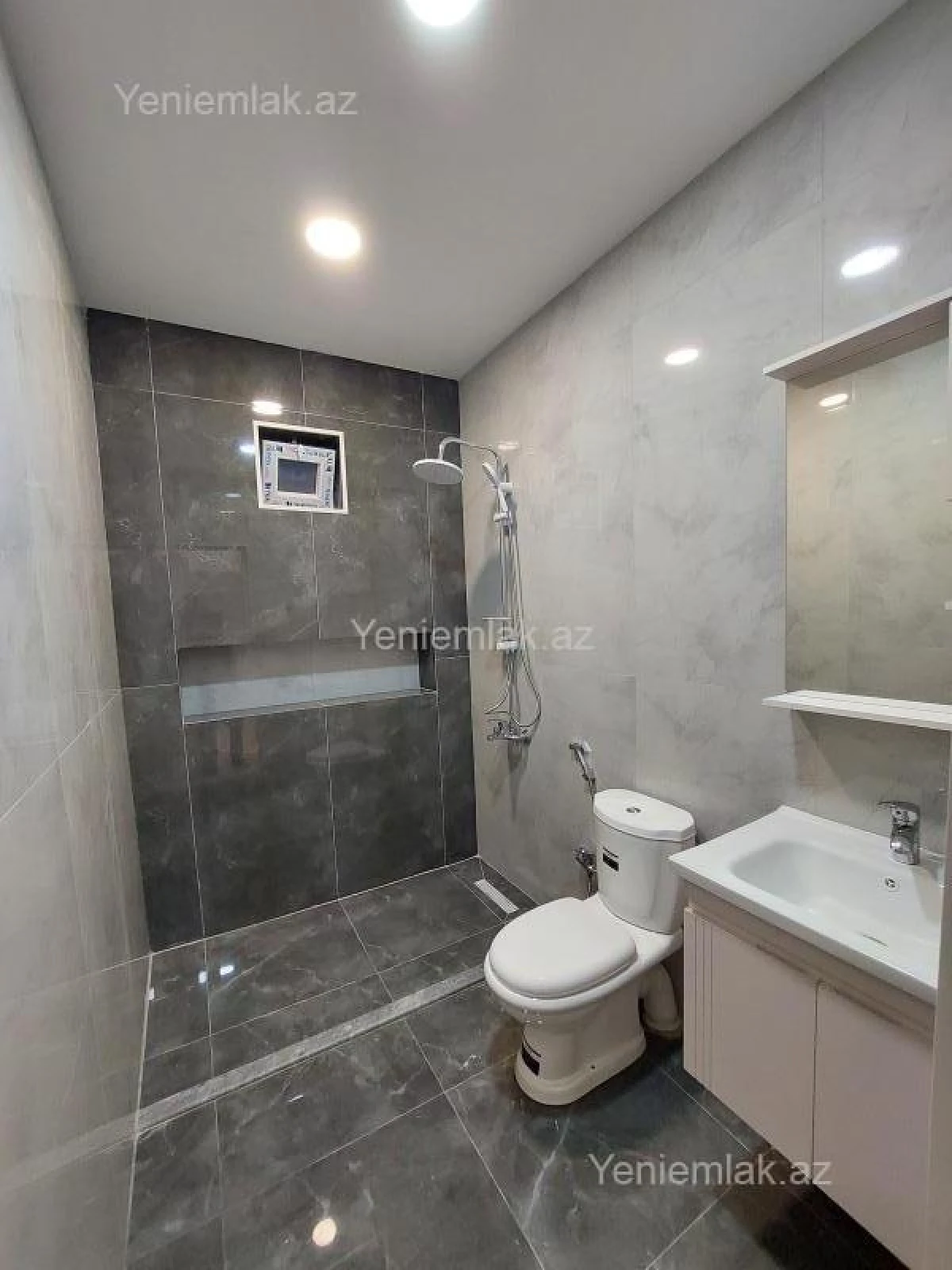 Satılır 4 otaqlı həyət evi 145 m²
