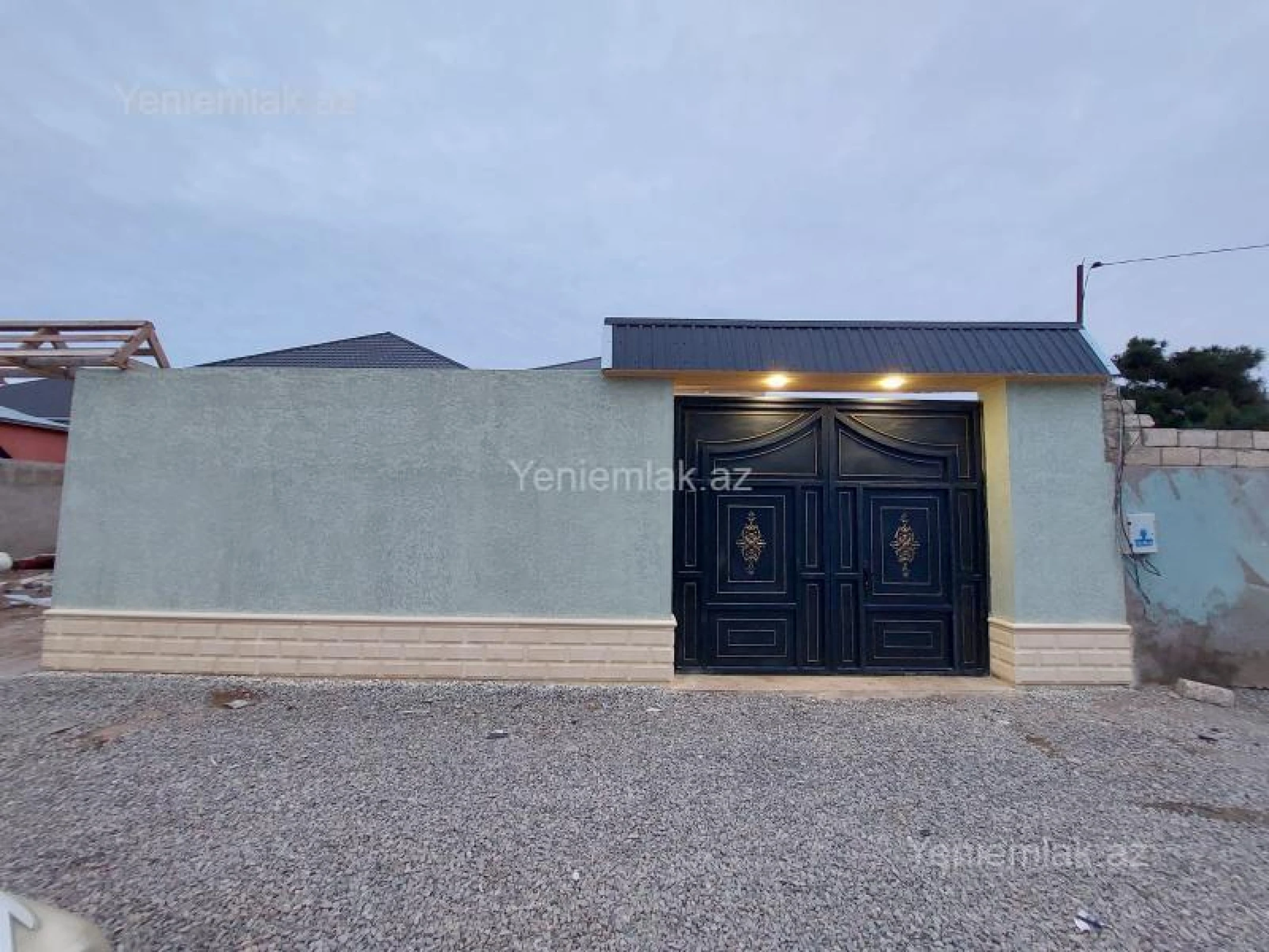 Satılır 4 otaqlı həyət evi 145 m²