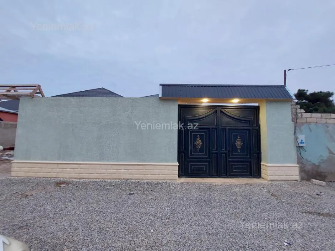 Satılır 4 otaqlı həyət evi 145 m²