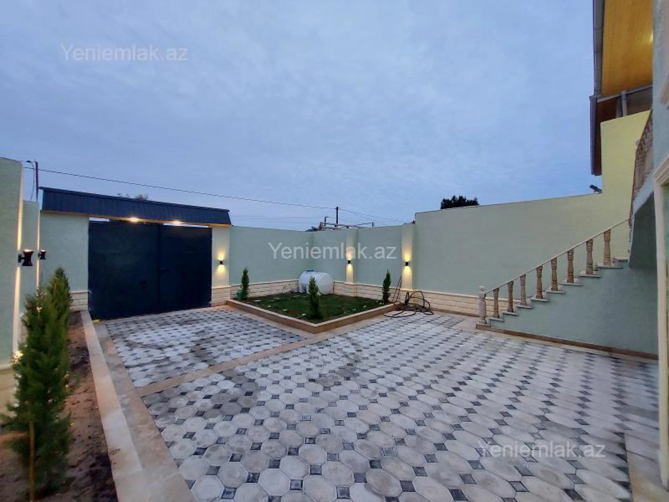 Satılır 4 otaqlı həyət evi 145 m²