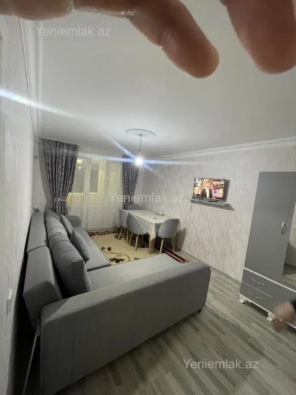 Satılır 1 otaqlı köhnə tikili 30 m²