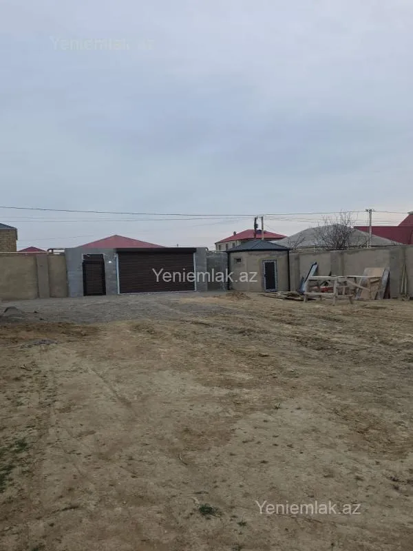 Satılır 4 otaqlı həyət evi
