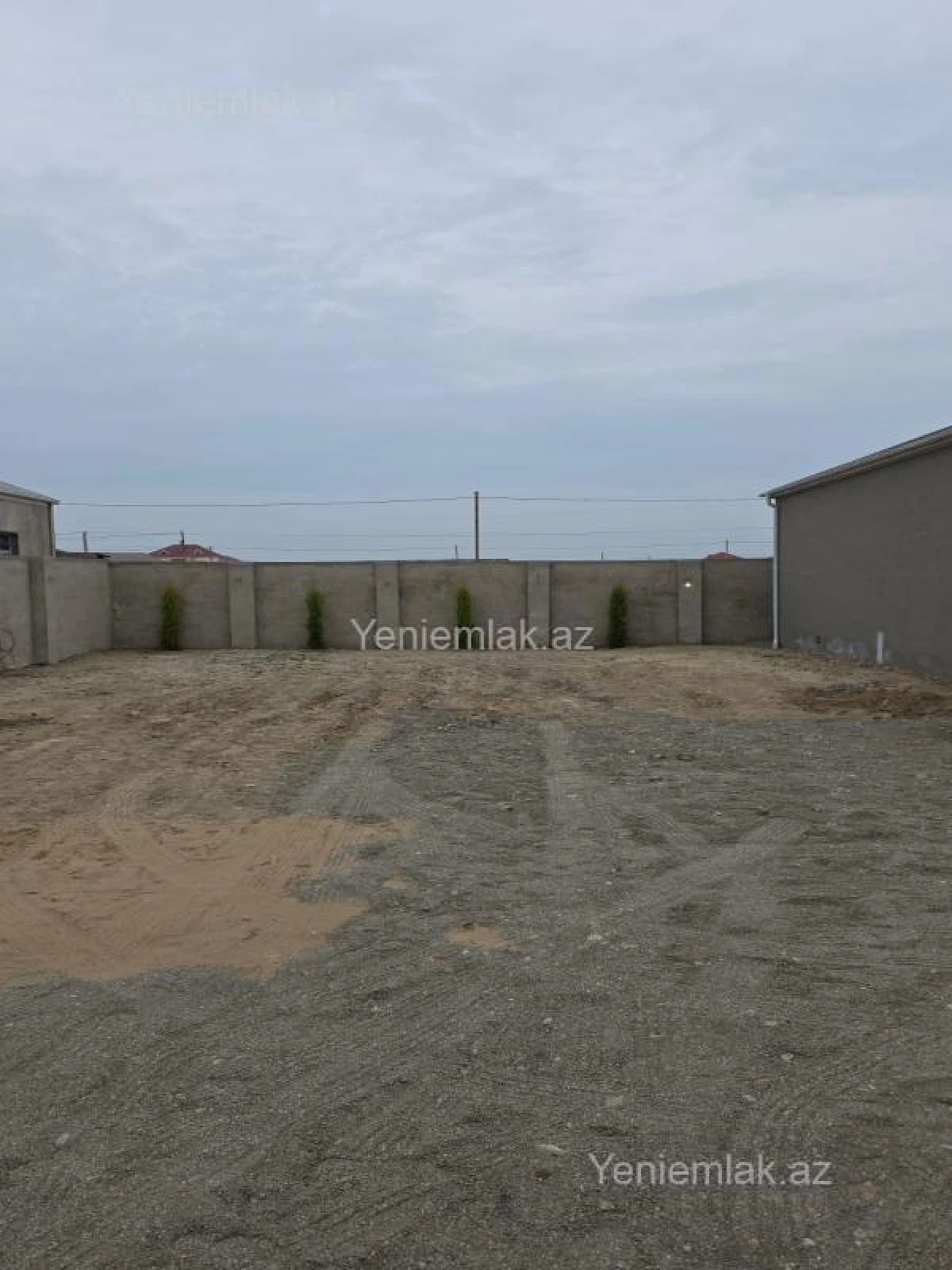 Satılır 4 otaqlı həyət evi