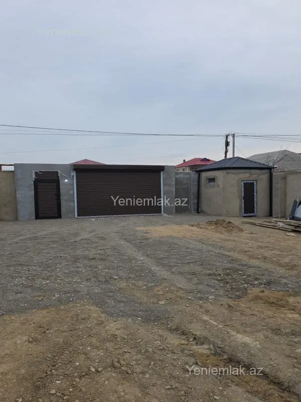 Satılır 4 otaqlı həyət evi