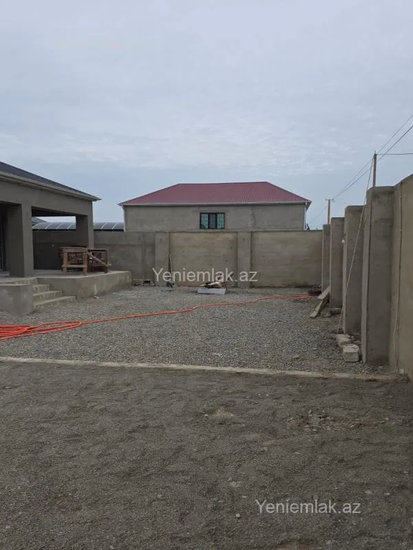 Satılır 4 otaqlı həyət evi