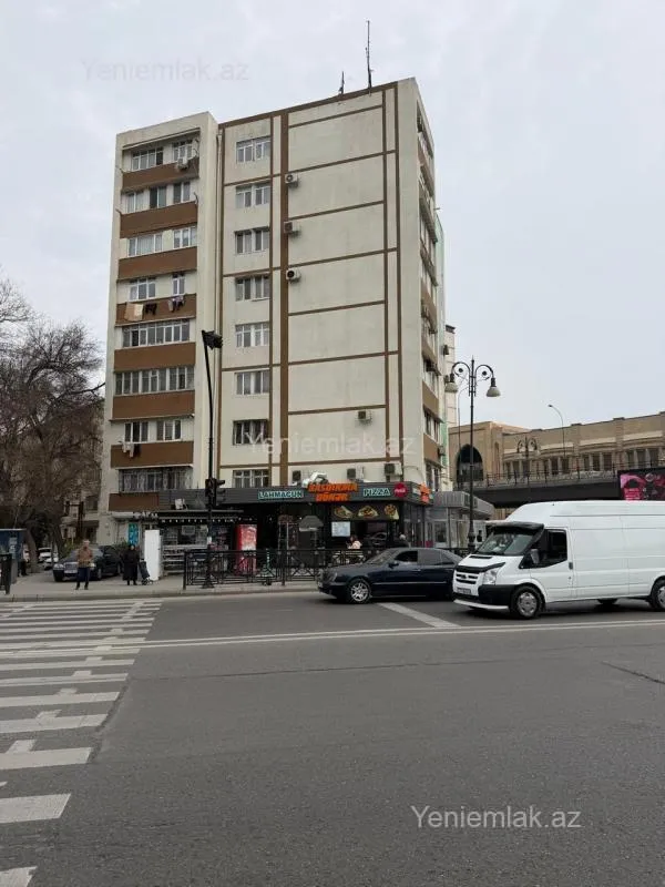 Satılır 3 otaqlı köhnə tikili 70 m²