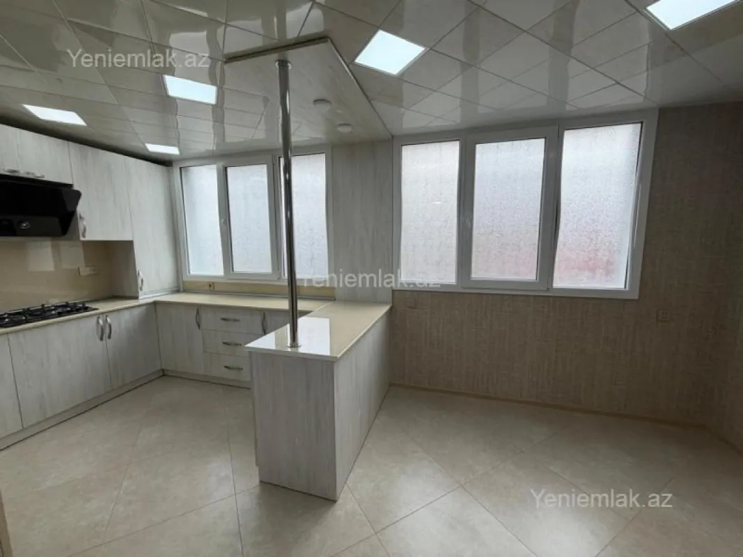 Satılır 3 otaqlı köhnə tikili 70 m²