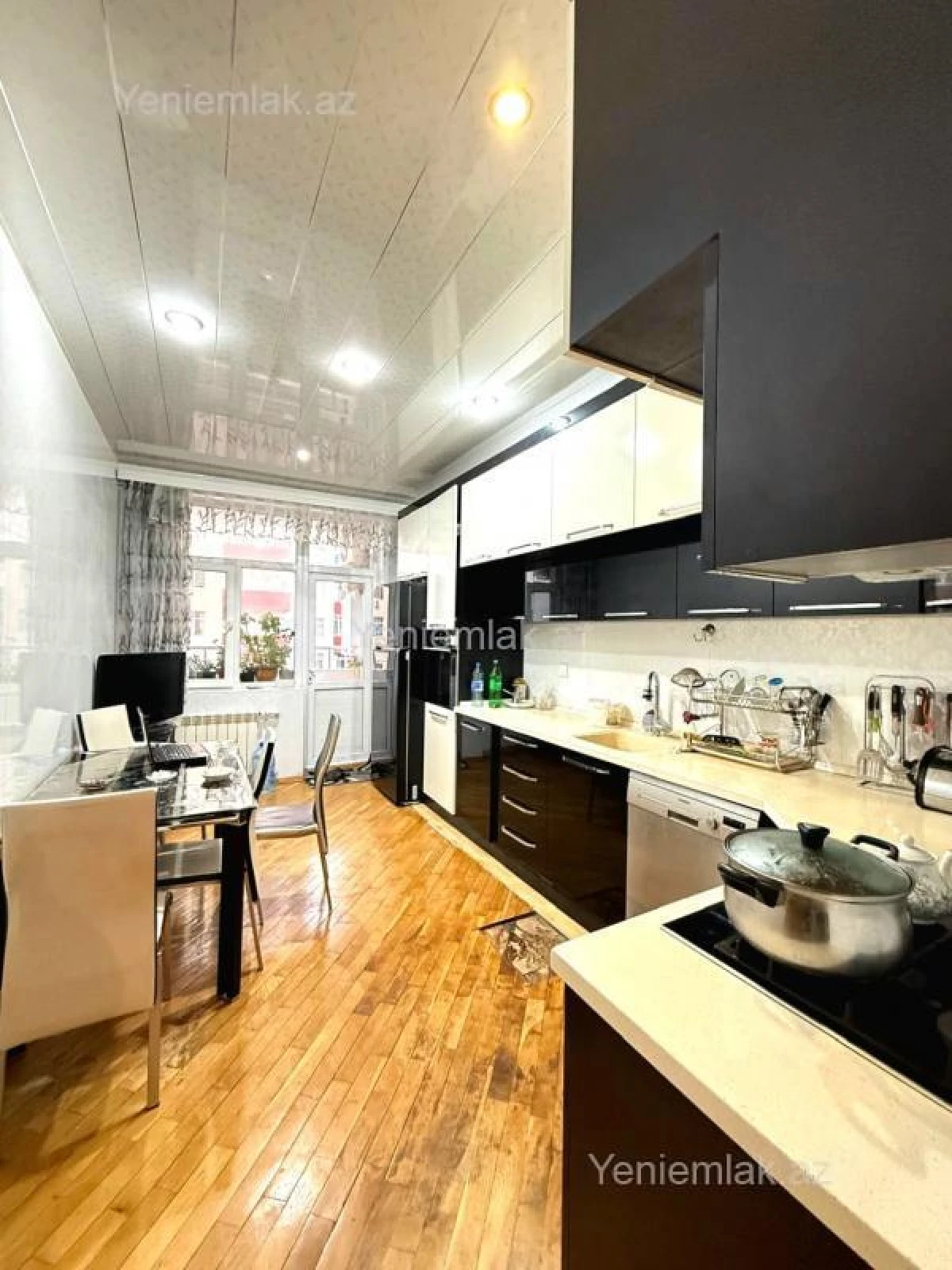 Satılır 3 otaqlı yeni tikili 140 m²