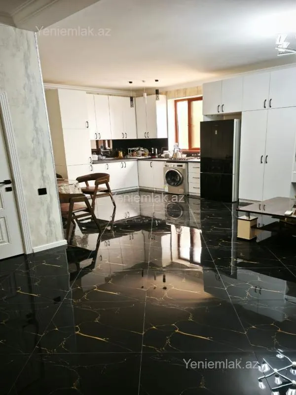 Satılır 2 otaqlı həyət evi 67 m²