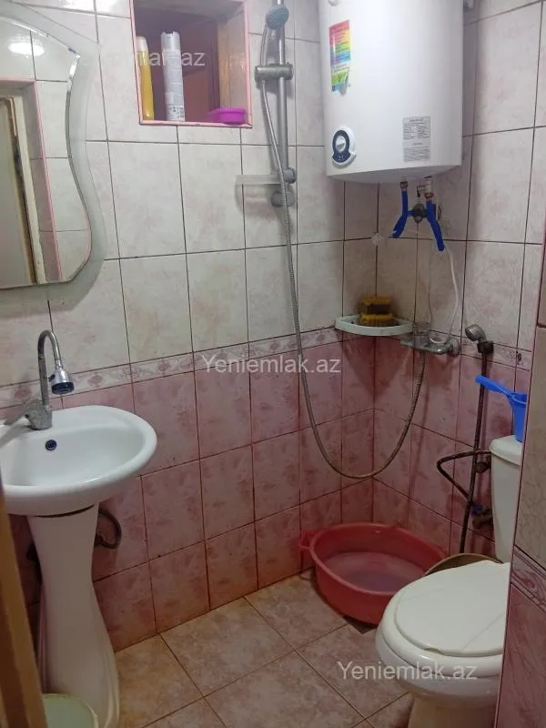 Satılır 3 otaqlı köhnə tikili 75 m²