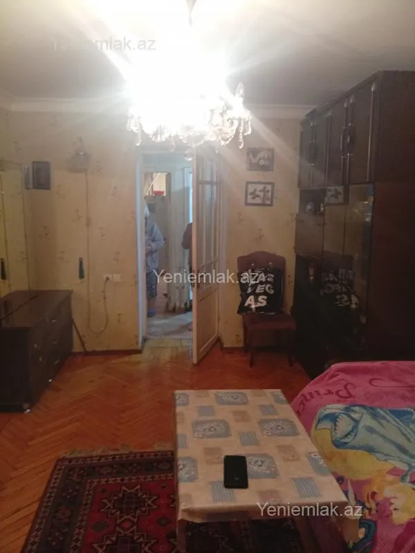 Satılır 3 otaqlı köhnə tikili 75 m²