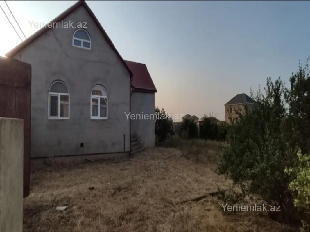 Satılır 3 otaqlı həyət evi 100 m²