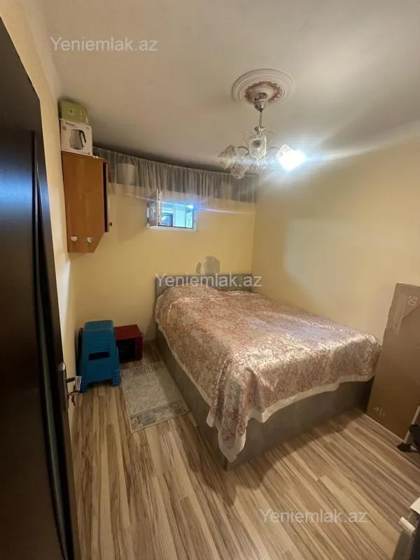 Satılır 2 otaqlı köhnə tikili 52 m²
