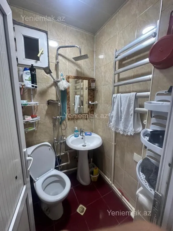 Satılır 2 otaqlı köhnə tikili 52 m²