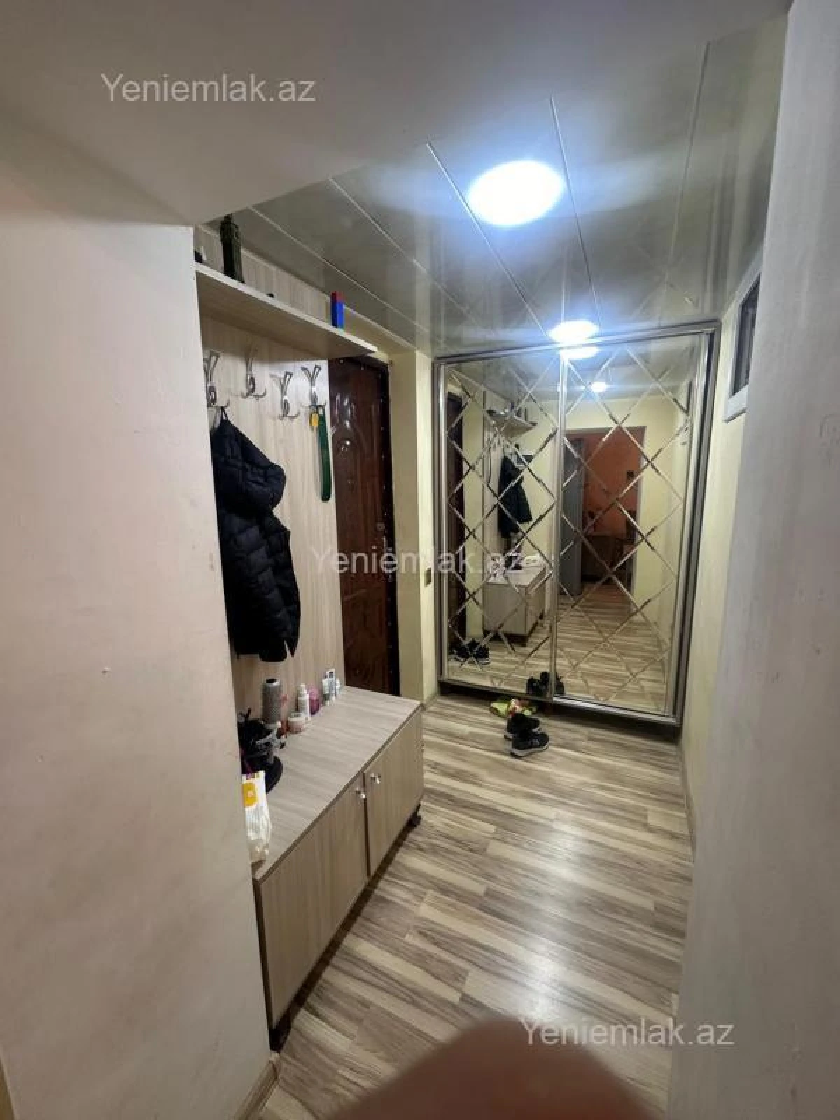 Satılır 2 otaqlı köhnə tikili 52 m²