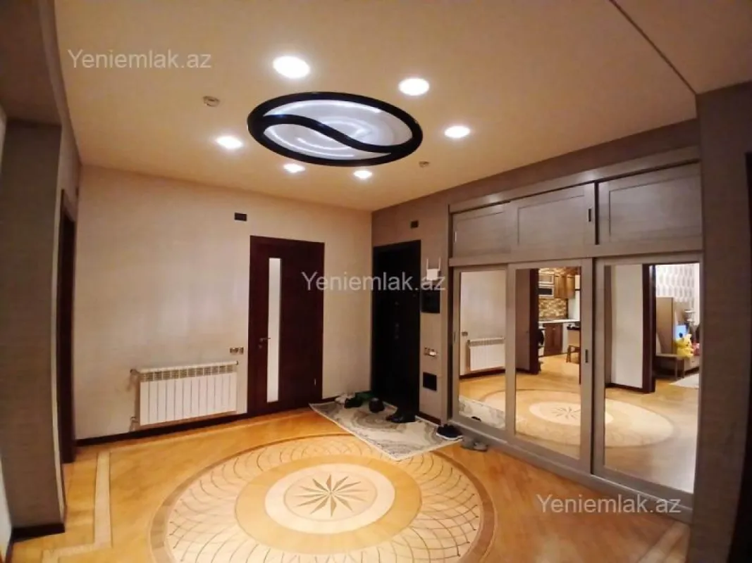 Satılır 4 otaqlı yeni tikili 162 m²