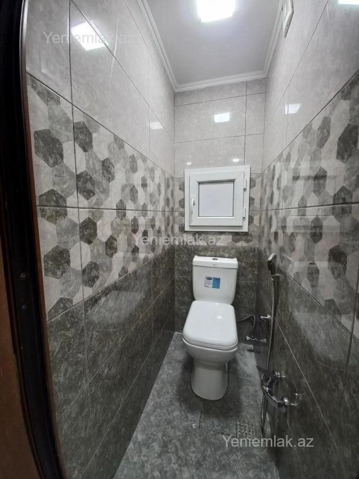Satılır 2 otaqlı köhnə tikili 65 m²