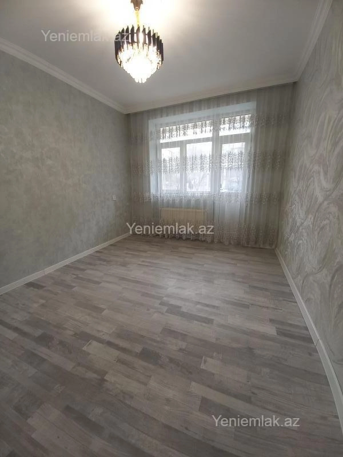 Satılır 2 otaqlı köhnə tikili 65 m²