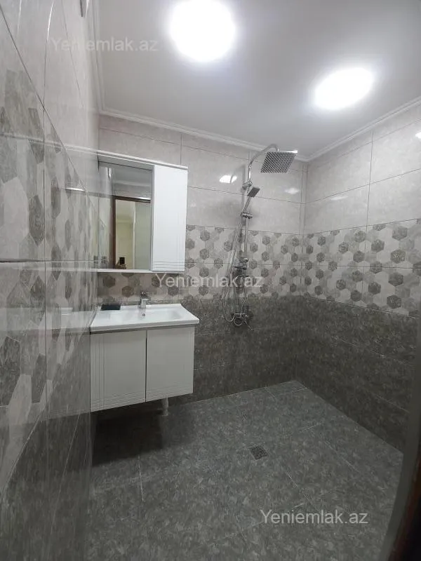 Satılır 2 otaqlı köhnə tikili 65 m²