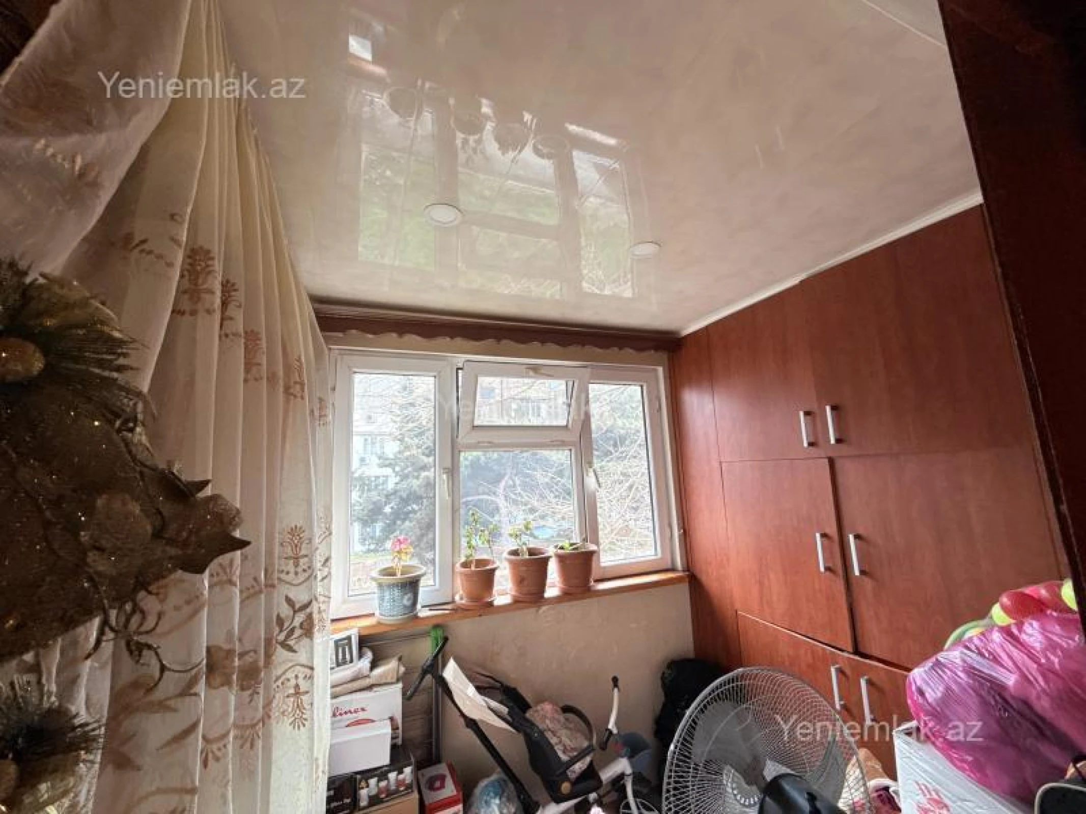 Satılır 3 otaqlı köhnə tikili 75 m²