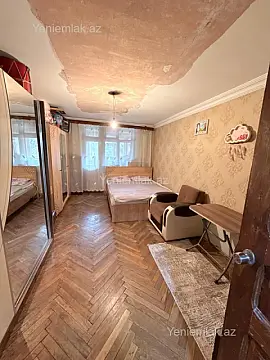 Satılır 3 otaqlı köhnə tikili 75 m²