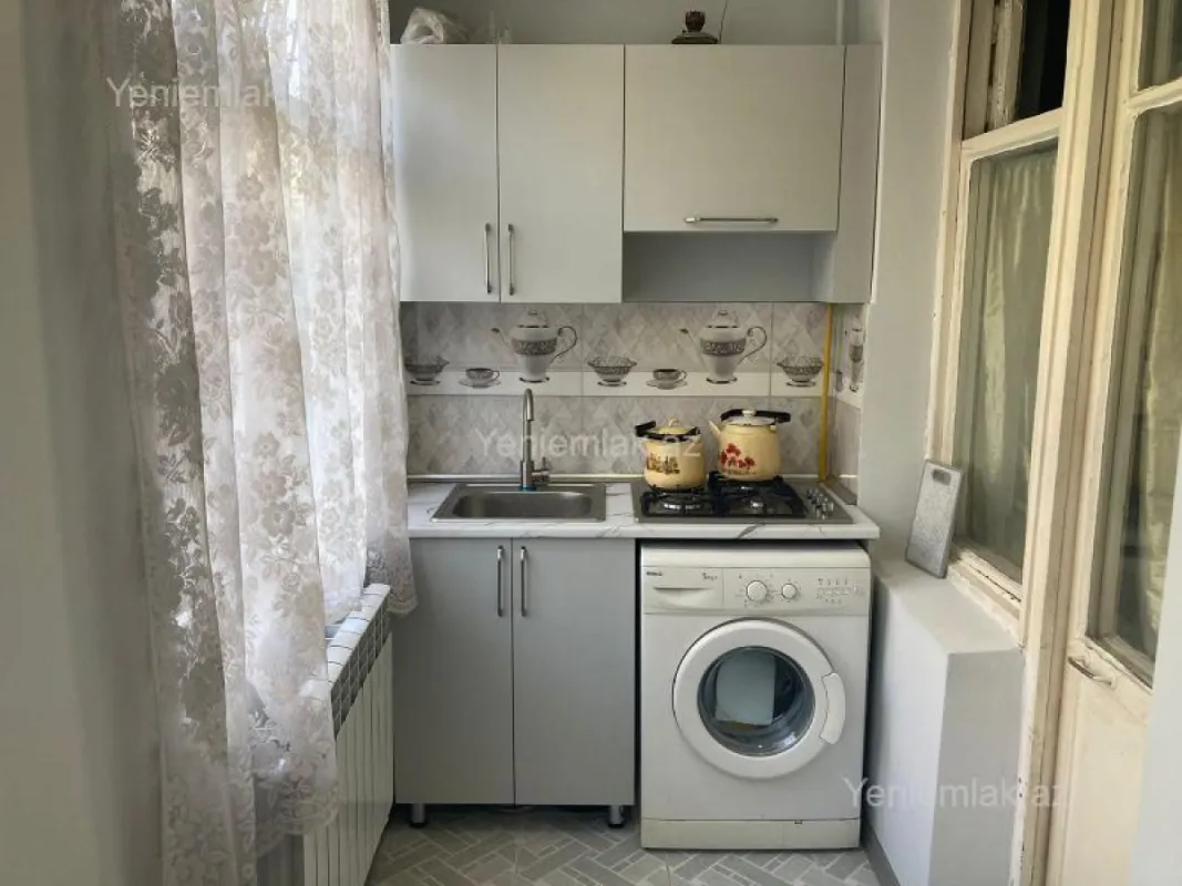 Satılır 3 otaqlı köhnə tikili 65 m²