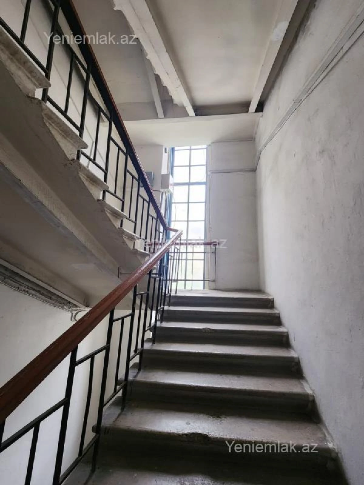 Satılır 2 otaqlı köhnə tikili 55 m²