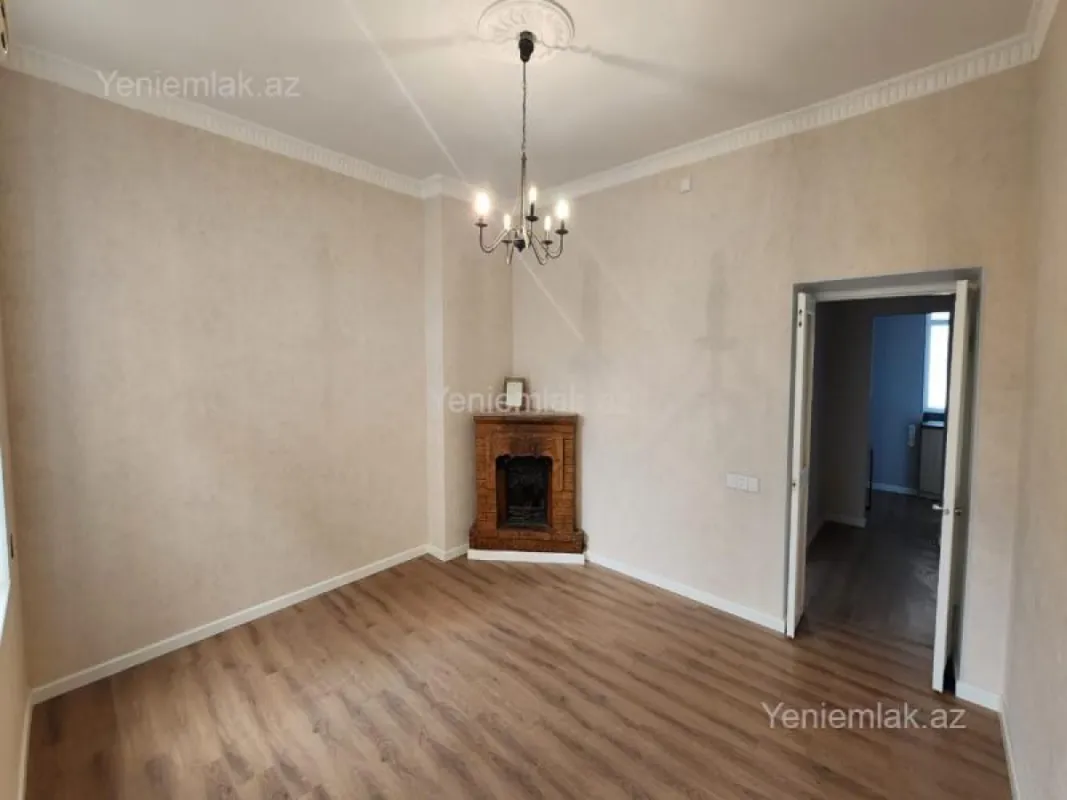 Satılır 2 otaqlı köhnə tikili 55 m²