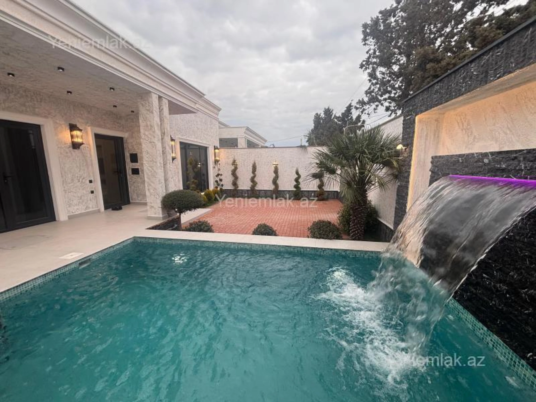 Satılır 4 otaqlı həyət evi 140 m²