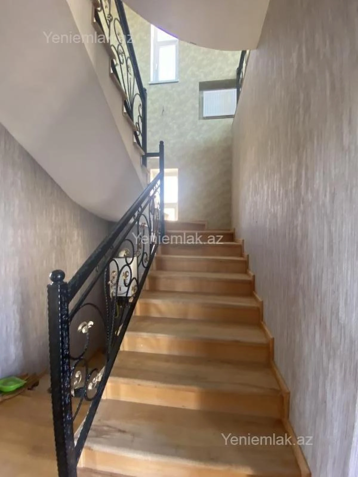 Satılır 7 otaqlı həyət evi 250 m²