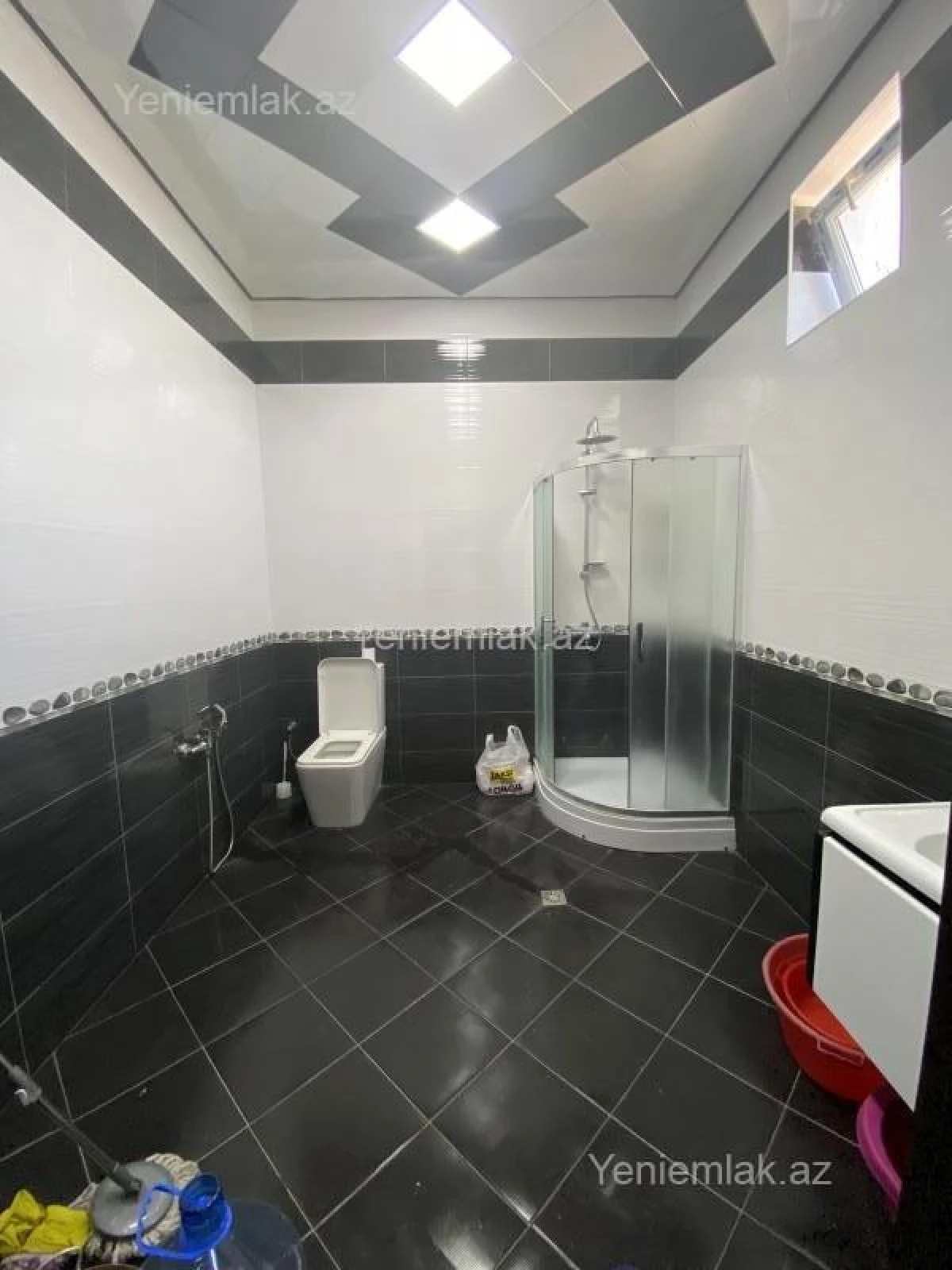 Satılır 7 otaqlı həyət evi 250 m²