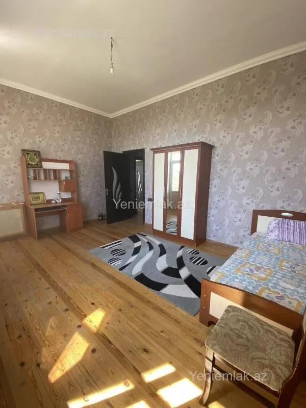 Satılır 7 otaqlı həyət evi 250 m²