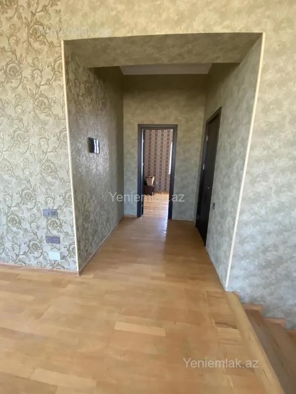 Satılır 7 otaqlı həyət evi 250 m²