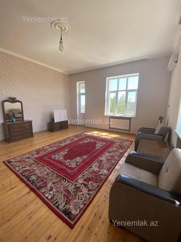 Satılır 7 otaqlı həyət evi 250 m²