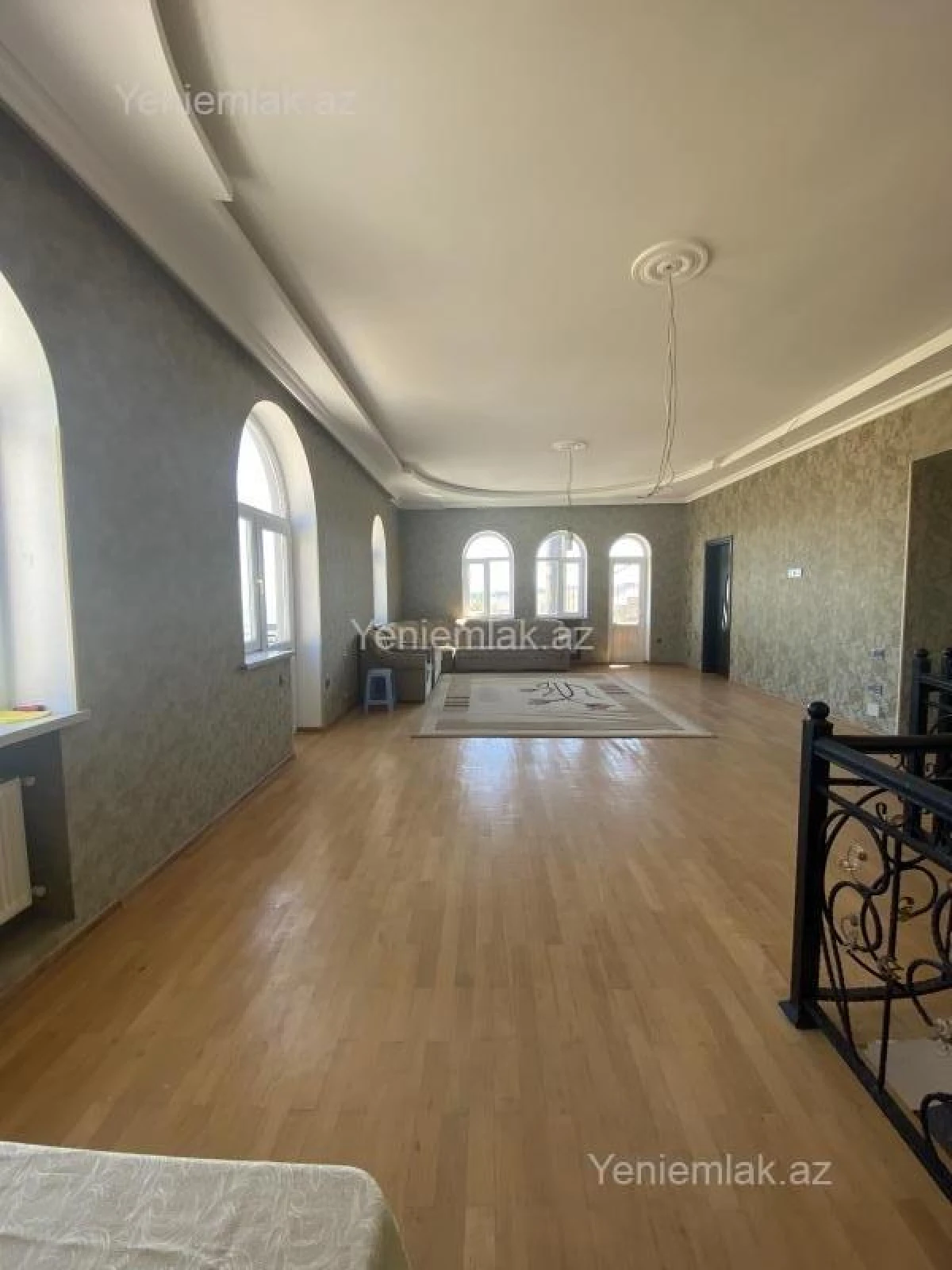 Satılır 7 otaqlı həyət evi 250 m²