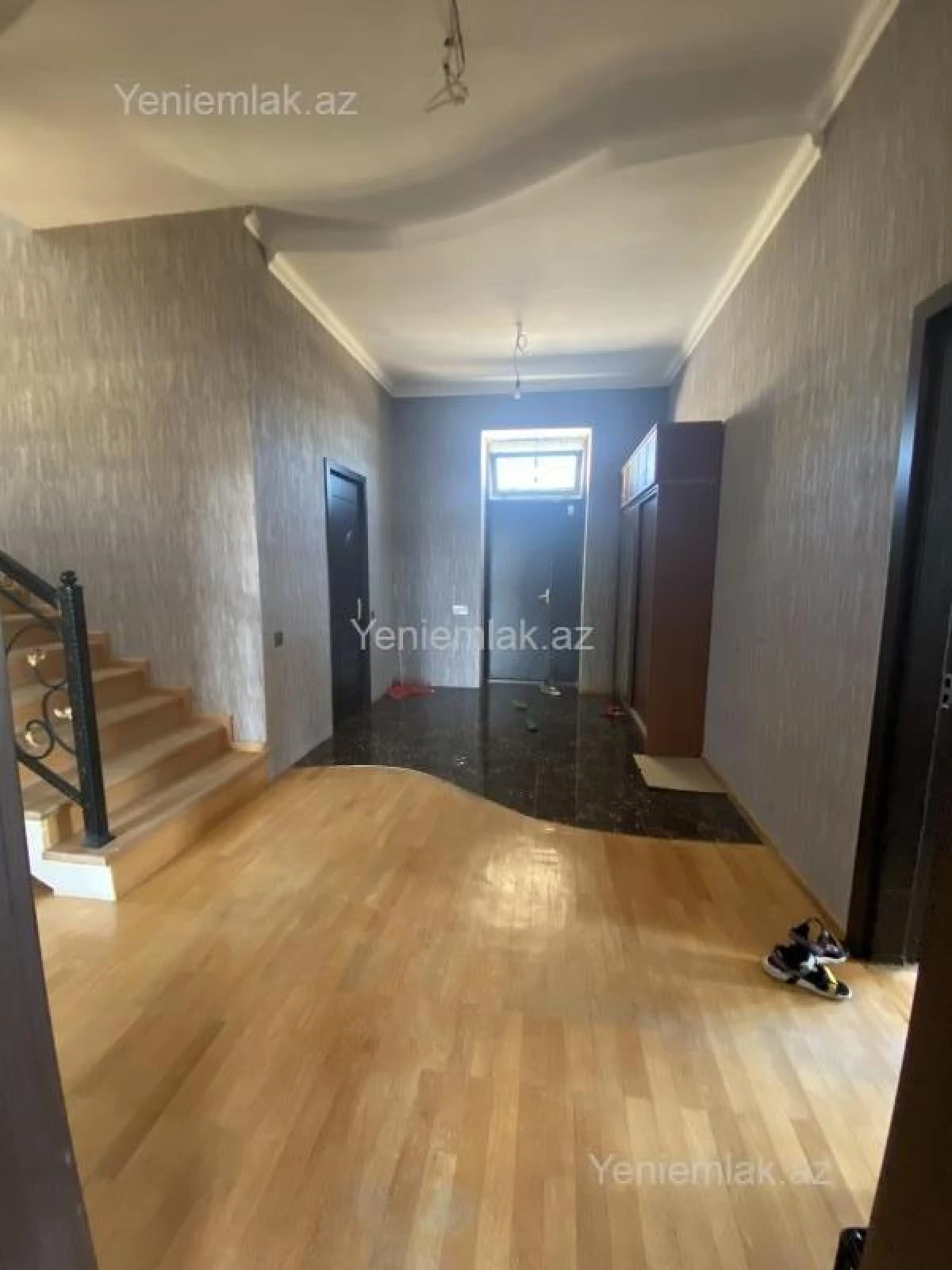 Satılır 7 otaqlı həyət evi 250 m²