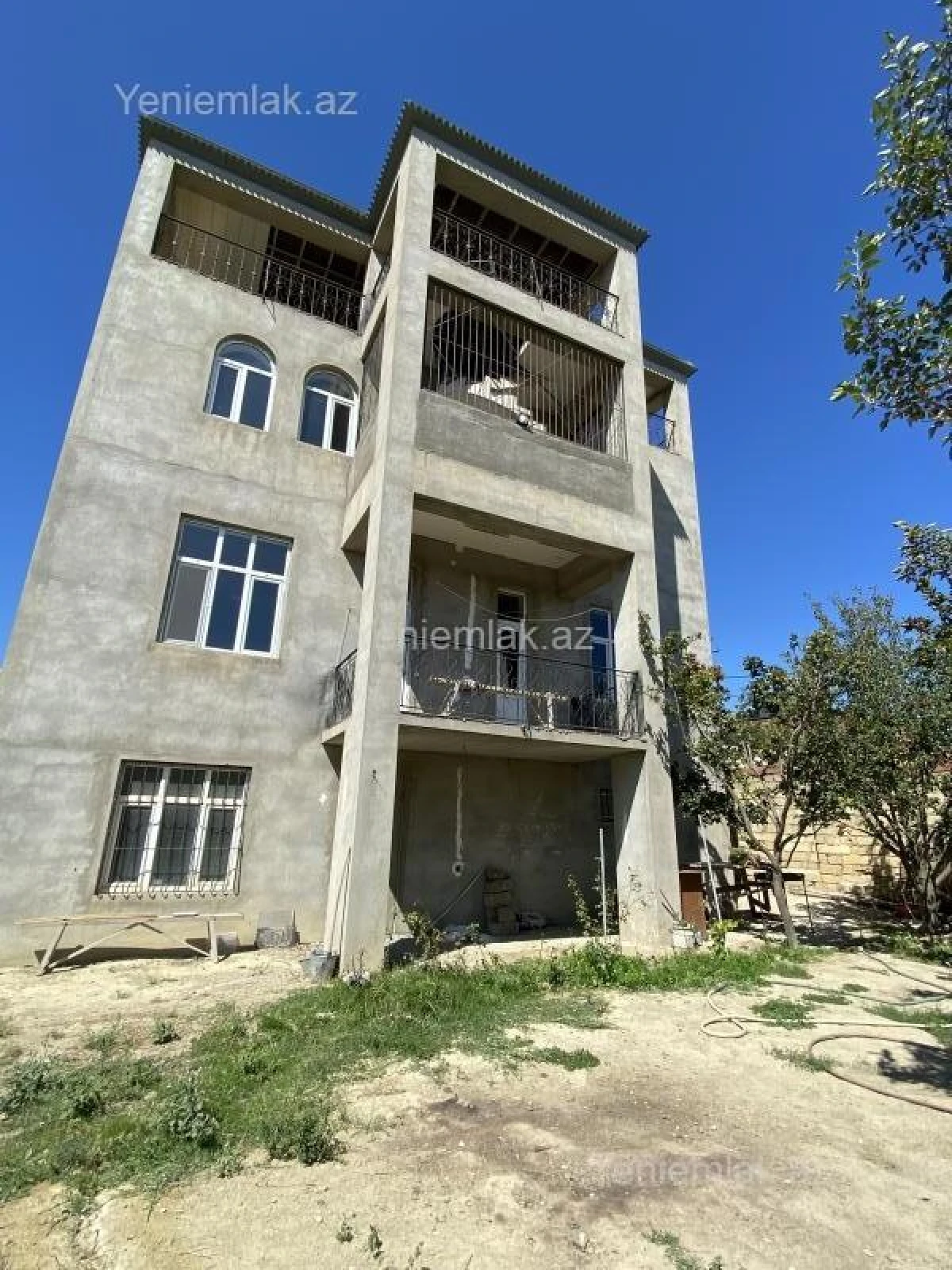 Satılır 7 otaqlı həyət evi 250 m²