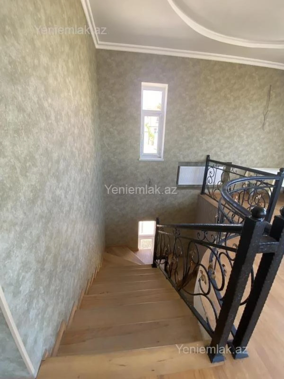 Satılır 7 otaqlı həyət evi 250 m²