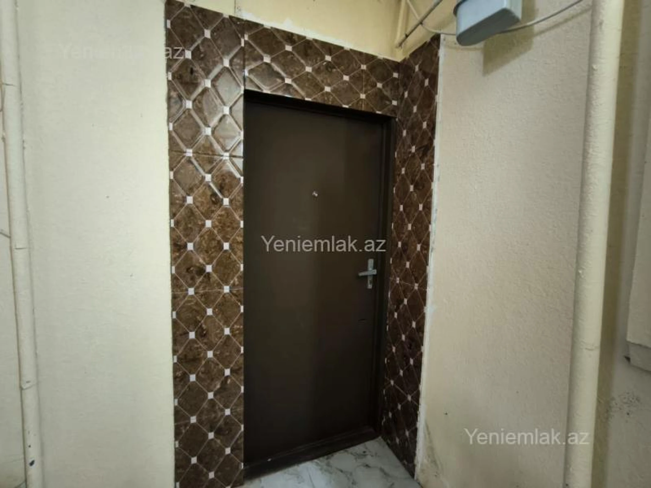 Satılır 3 otaqlı köhnə tikili 90 m²