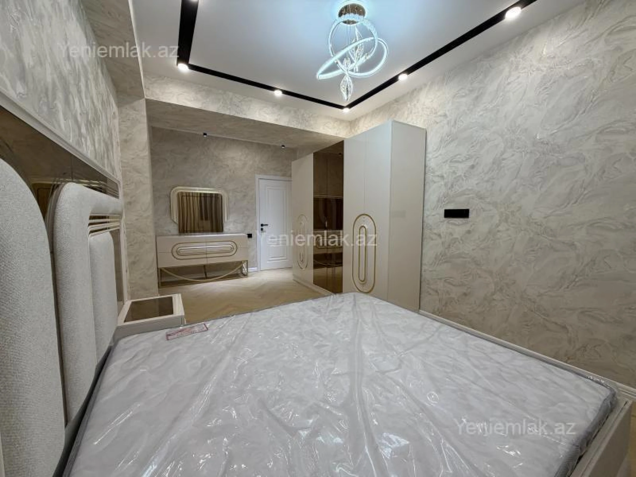 Satılır 2 otaqlı yeni tikili 88 m²