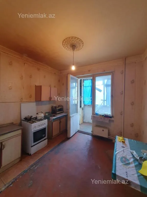 Satılır 3 otaqlı köhnə tikili 80 m²