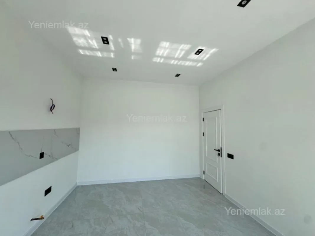 Satılır 5 otaqlı həyət evi 280 m²