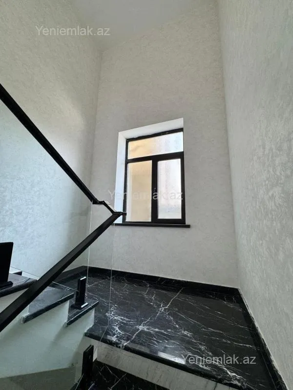 Satılır 5 otaqlı həyət evi 280 m²